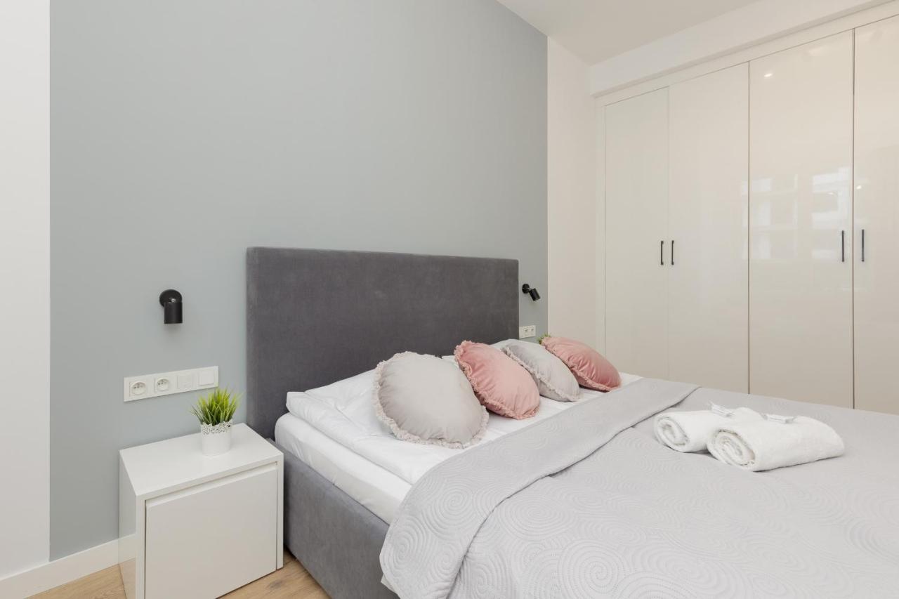 Wola Pet-Friendly Apartments With Ac Slawinska By Noclegi Renters Varšava Exteriér fotografie