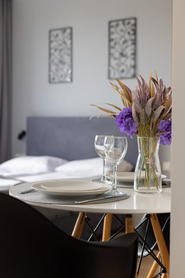 Wola Pet-Friendly Apartments With Ac Slawinska By Noclegi Renters Varšava Exteriér fotografie