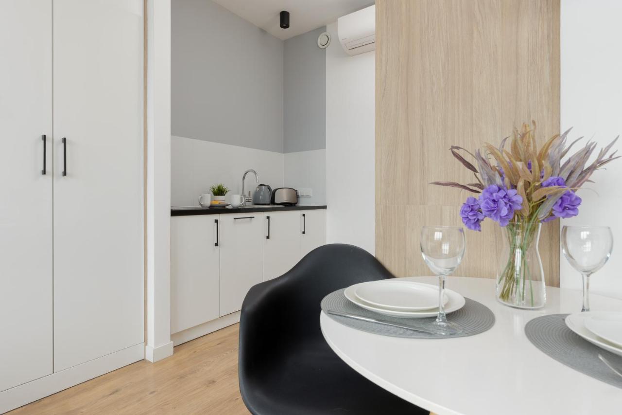 Wola Pet-Friendly Apartments With Ac Slawinska By Noclegi Renters Varšava Exteriér fotografie