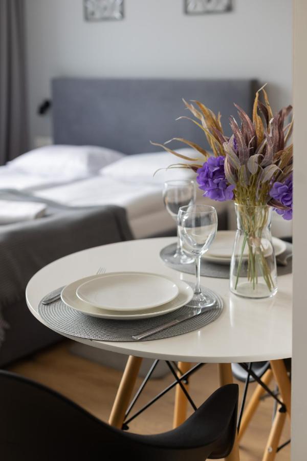 Wola Pet-Friendly Apartments With Ac Slawinska By Noclegi Renters Varšava Exteriér fotografie