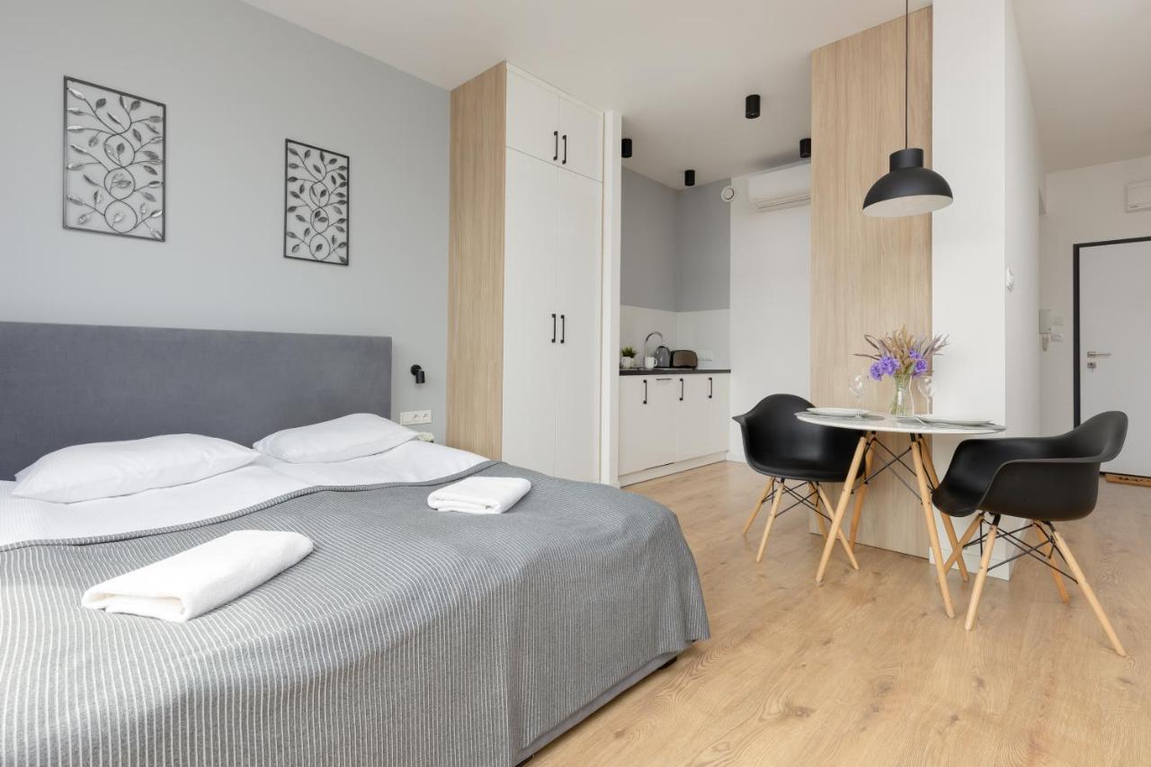 Wola Pet-Friendly Apartments With Ac Slawinska By Noclegi Renters Varšava Exteriér fotografie