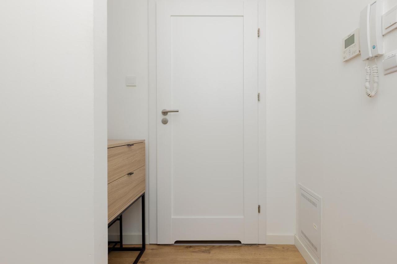 Wola Pet-Friendly Apartments With Ac Slawinska By Noclegi Renters Varšava Exteriér fotografie